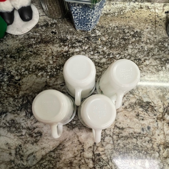 Festive Corelle “Holly Days” Dinnerware. - Picture 10 of 11